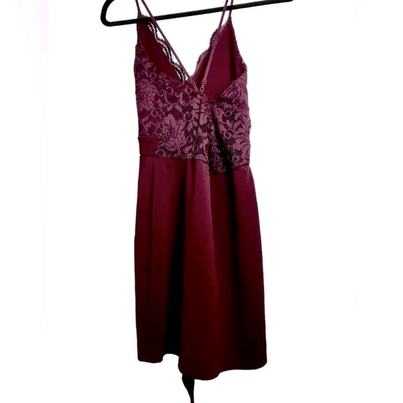 Windsor Maroon Lace Asymmetrical Mini Dress – Size Large, Excellent Condition - Picture 4 of 4